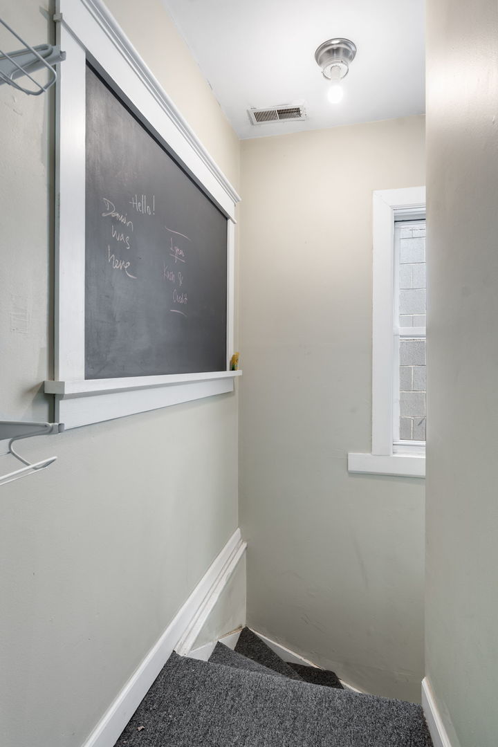 2052 West Huron Street Chicago, IL 60612 - Photo 18 of 26