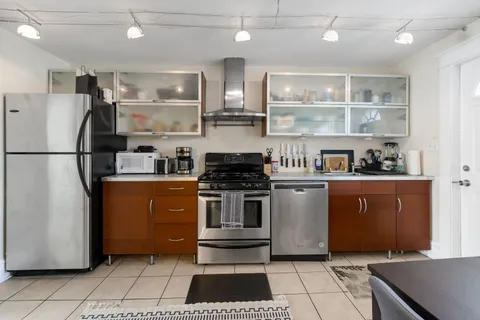 $655,000 | 2052 West Huron Street, Chicago, IL 60612