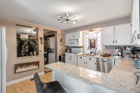 $655,000 | 2052 West Huron Street, Chicago, IL 60612