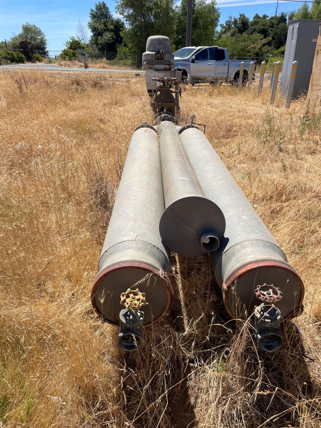 11501 East Jahant Road Acampo, CA 95220 - Photo 4 of 7 a backyard of a house with table and chairs