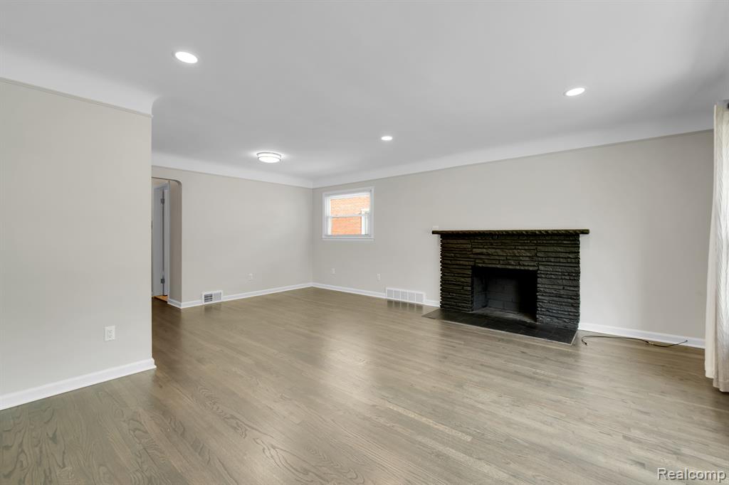 1843 Newcastle Road Grosse Pointe, MI 48236 - Photo 11 of 29