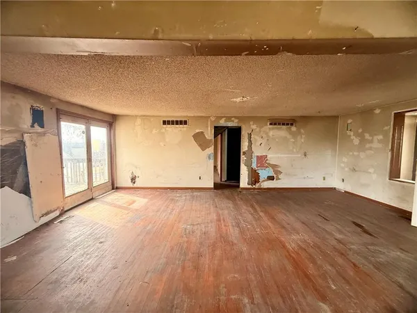 $30,400 | 19994 State Route, Cosby, MO 64436