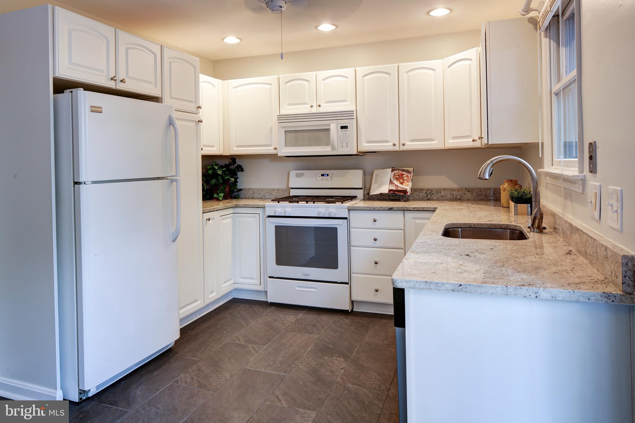 7959 East Shore Road Pasadena, MD 21122 - Photo 6 of 28 Gallery Image 6