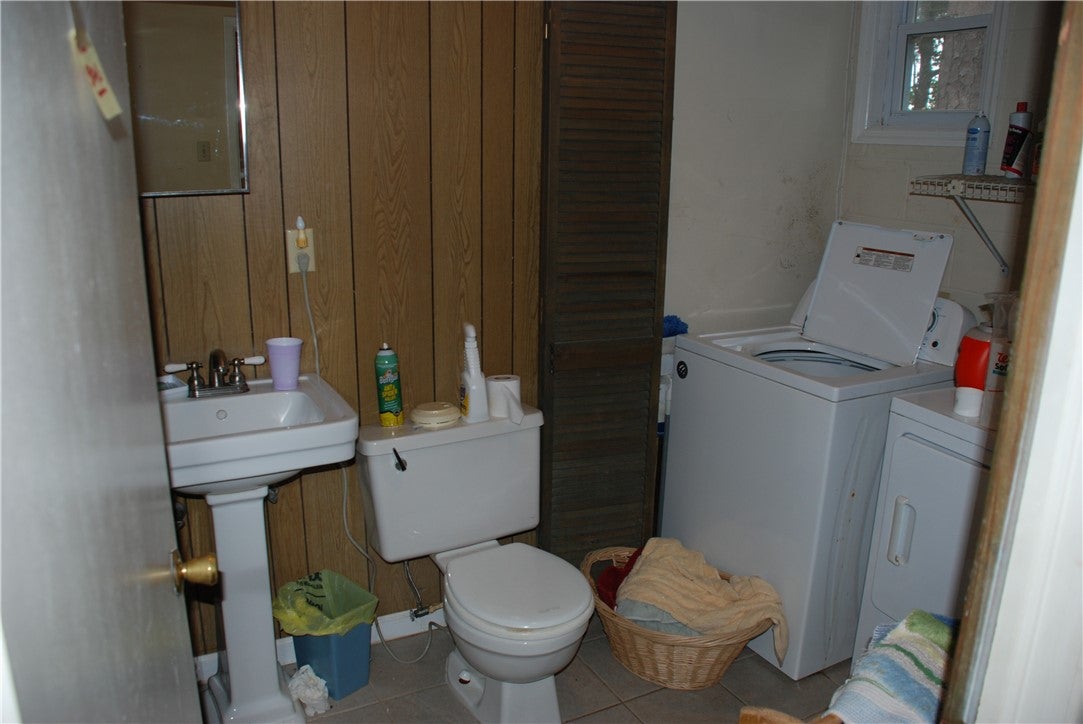 15946 Pace's Point Road Dadeville, AL 36853 - Photo 25 of 33 Half Bath And Laundry