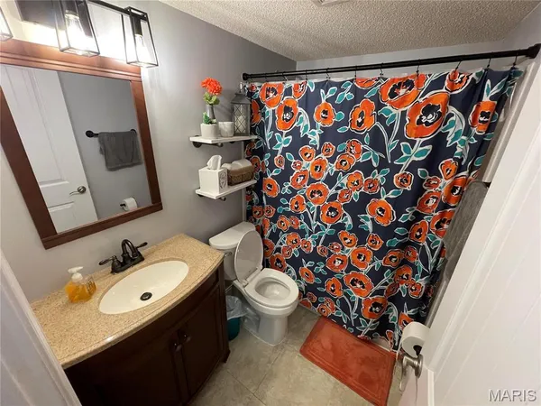 $180,000 | 3417 Country Stone Manor Drive, Unit F, Manchester, MO 63088