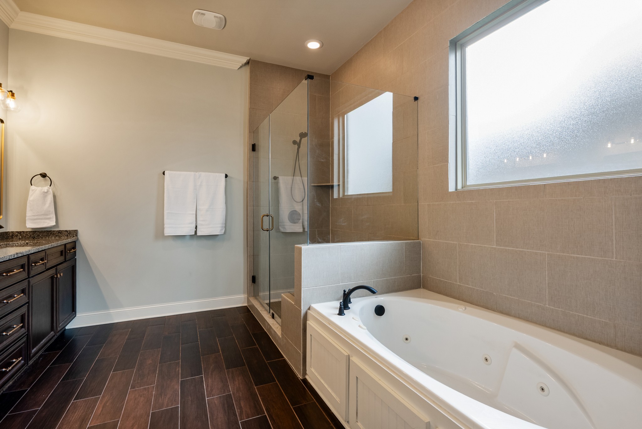 148 Truman Road West Franklin, TN 37064 - Photo 21 of 42 a bathroom with a bathtub and a sink