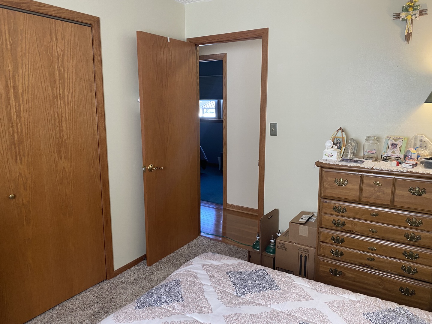 19 Capri Street Streator, IL 61364 - Photo 15 of 35 a bedroom with a bed and a dresser