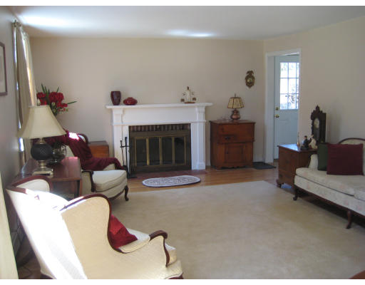 10 Country Club Road Acton, MA 01720 - Photo 5 of 16 Gallery Image 5