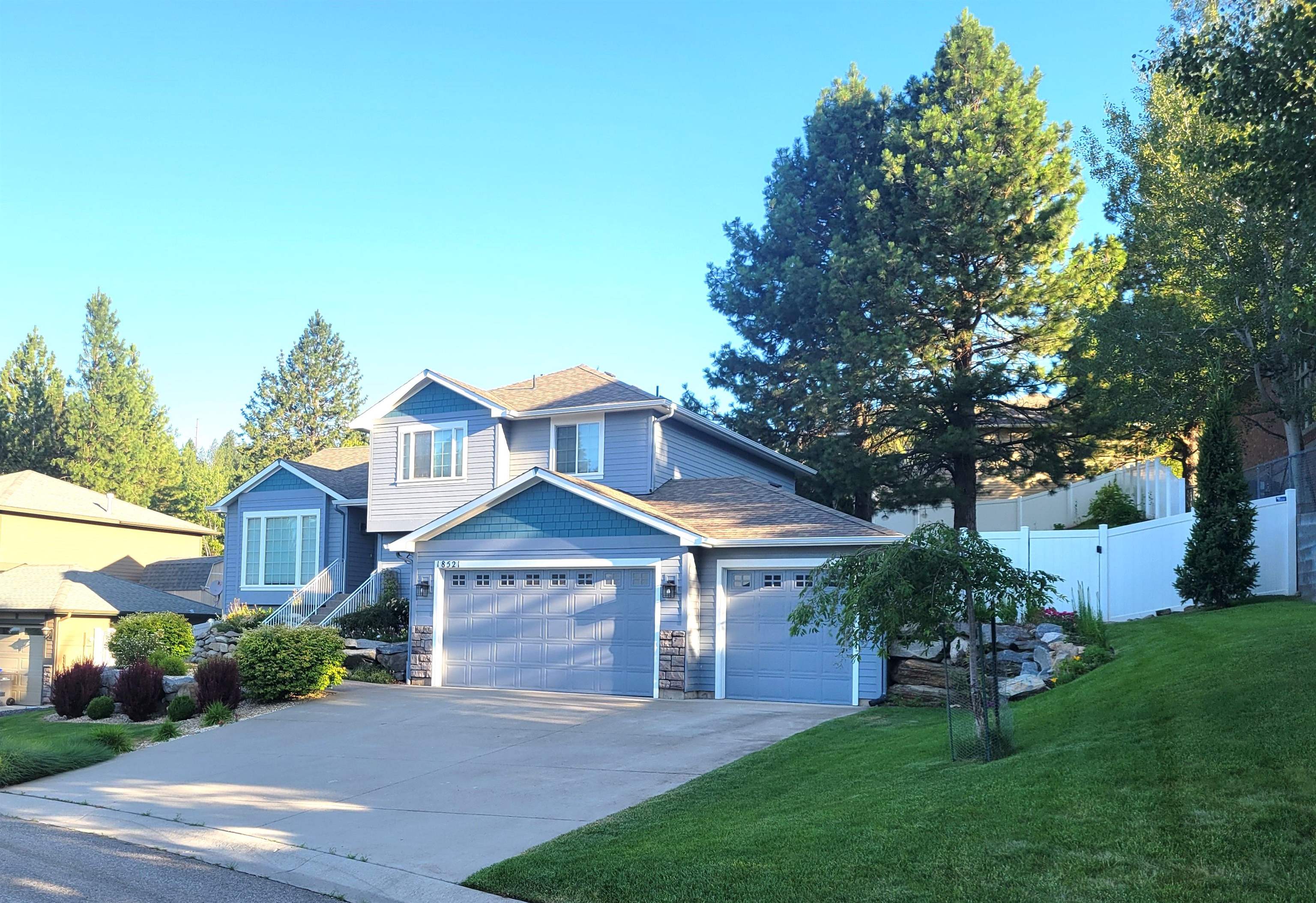 18521 East Hermosa Cir