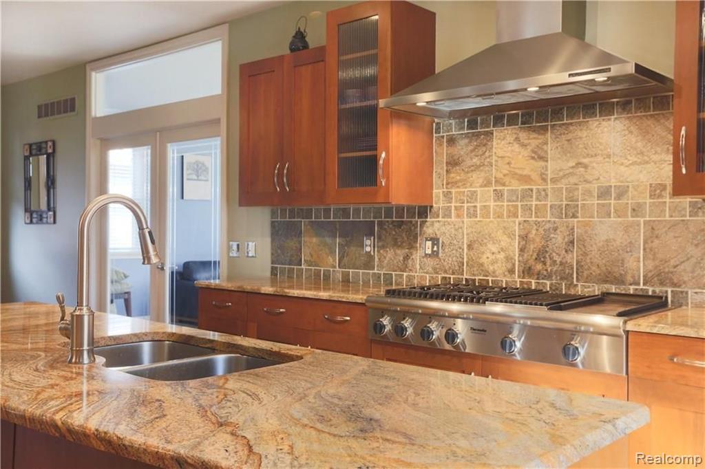 912 West 3rd Street Rochester, MI 48307 - Photo 8 of 46