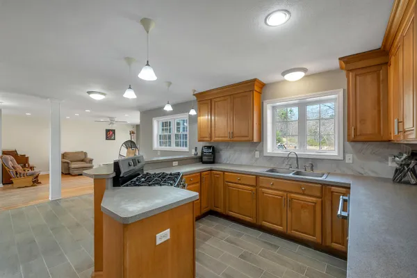 $775,000 | 47 Little Mill Road, Sandown, NH 03873