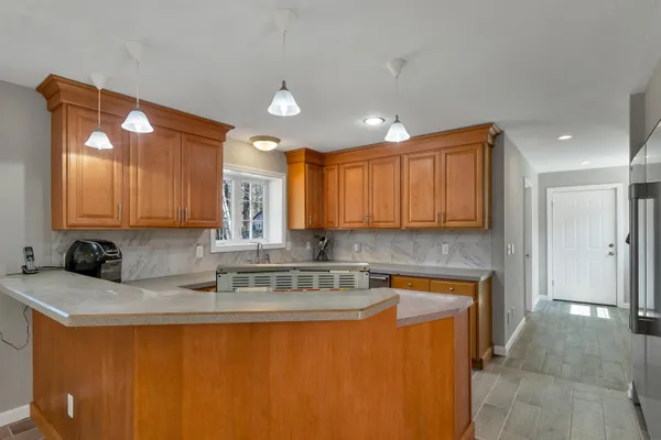 $775,000 | 47 Little Mill Road, Sandown, NH 03873