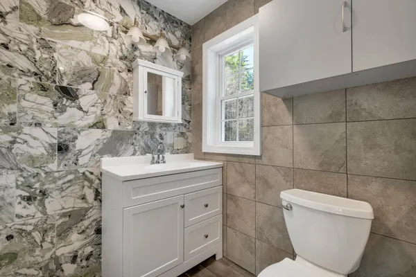 $775,000 | 47 Little Mill Road, Sandown, NH 03873