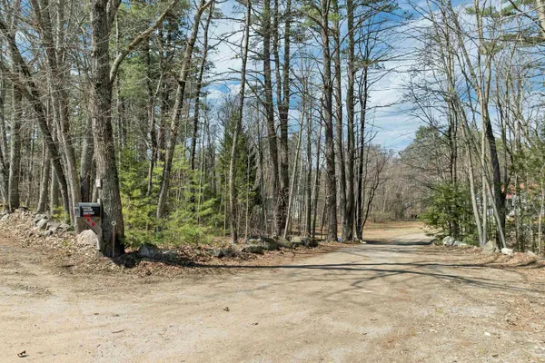 $775,000 | 47 Little Mill Road, Sandown, NH 03873