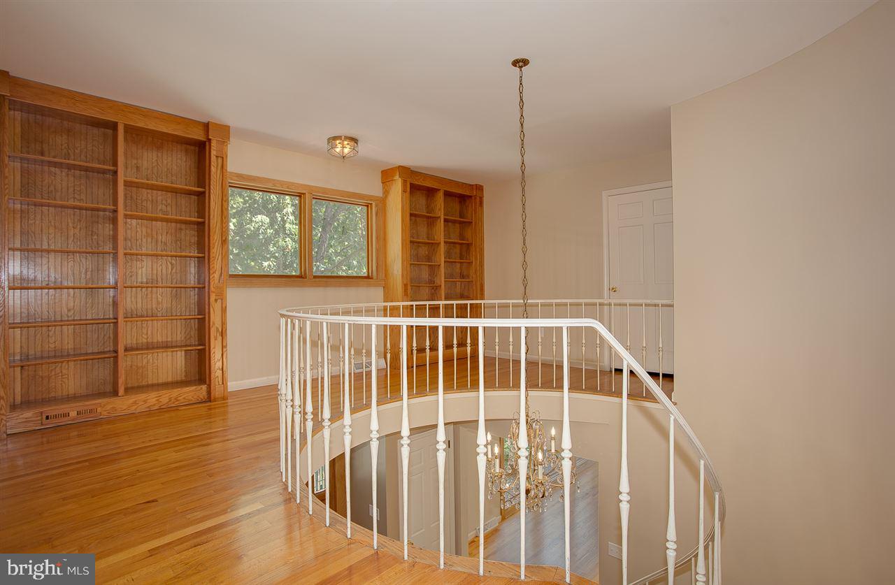 4720 Pine Ridge Road Harrisburg, PA 17110 - Photo 12 of 25 Circular stairs with upstairs Foyer