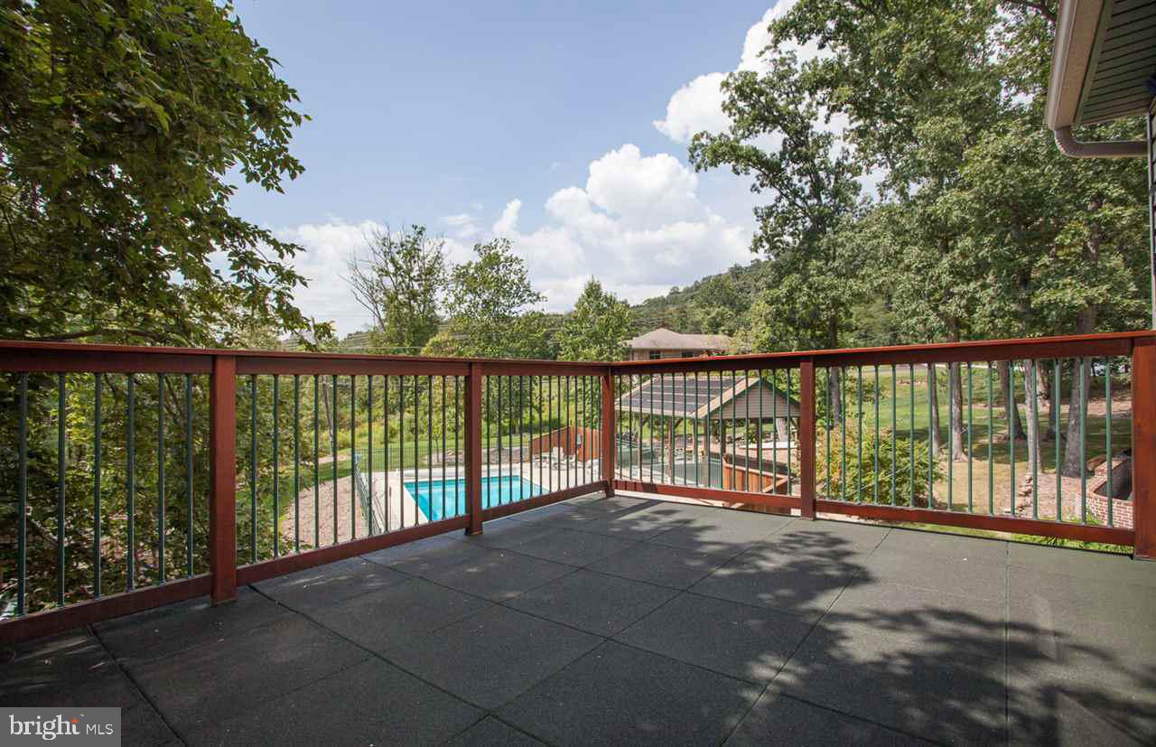 4720 Pine Ridge Road Harrisburg, PA 17110 - Photo 23 of 25 Deck off of Master Bedroom