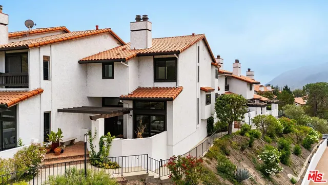 $1,595,000 | 1663 Michael Lane, Pacific Palisades, CA 90272