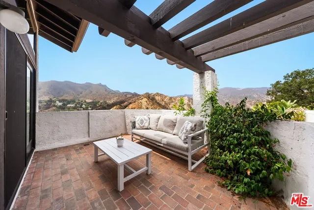$1,595,000 | 1663 Michael Lane, Pacific Palisades, CA 90272