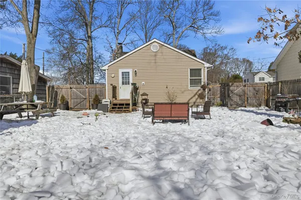 $380,000 | 36 Woodlawn Avenue, Selden, NY 11784