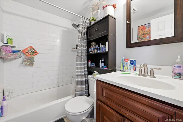 $380,000 | 36 Woodlawn Avenue, Selden, NY 11784