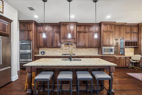 $850,000 | 2303 Draycutt Drive, Katy, TX 77494