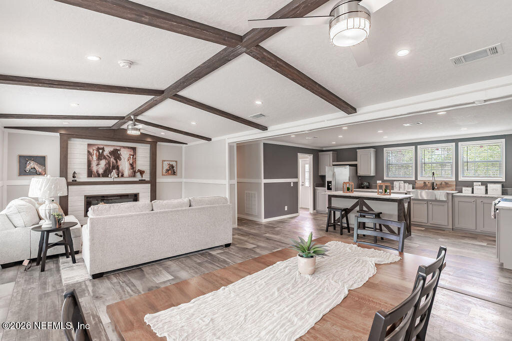 230 Red Eye Road Florahome, FL 32140 - Photo 4 of 37 Living Room