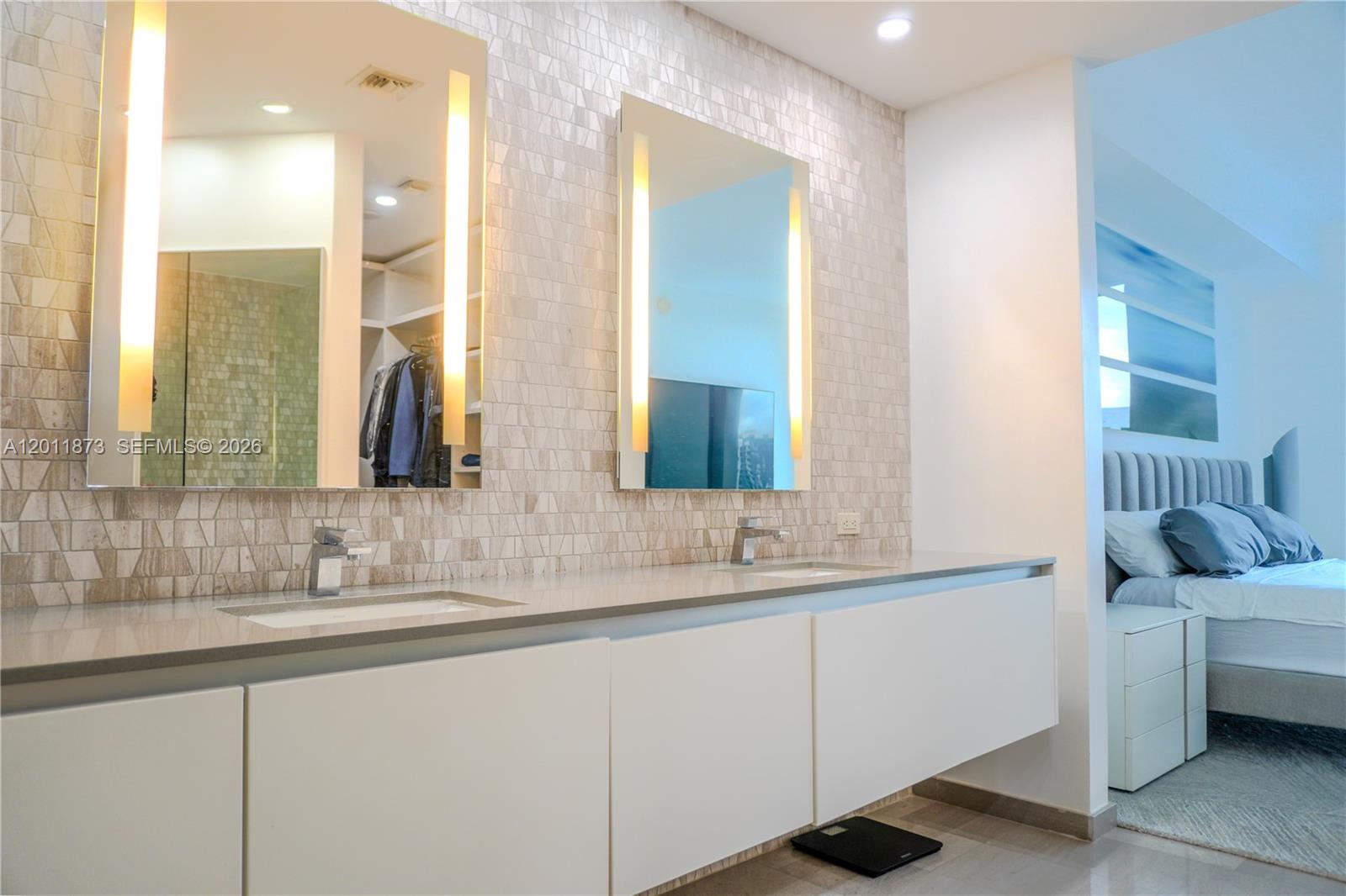 88 Southwest 7th Street, Unit 2112 Miami, FL 33130 - Photo 18 of 33