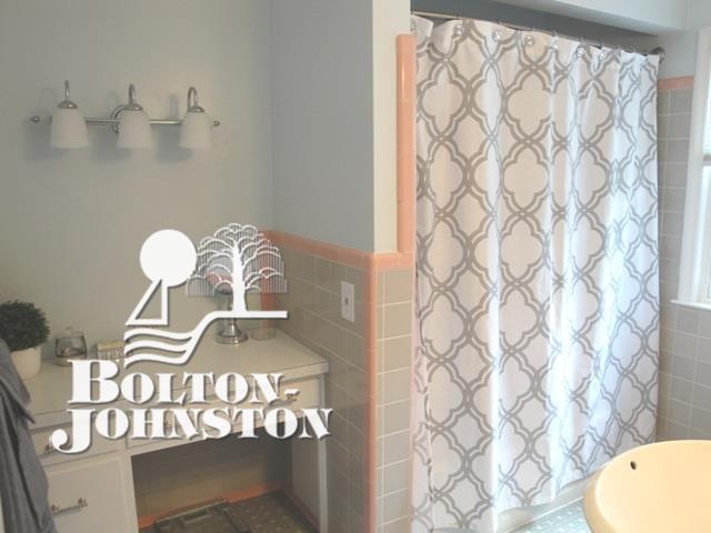 1932 Broadstone Road Grosse Pointe Woods, MI 48236 - Photo 16 of 23