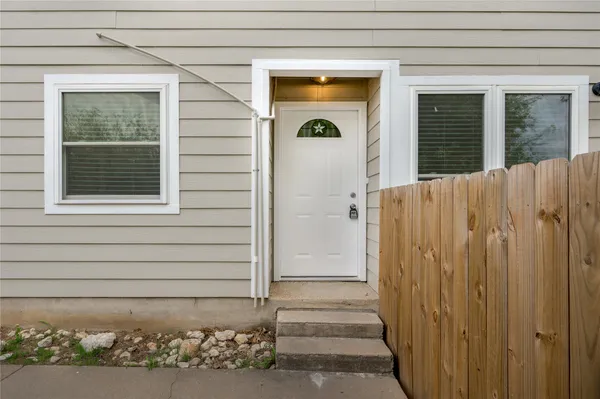 $2,200 | 520 Cutty Trail, Unit B, Lakeway, TX 78734