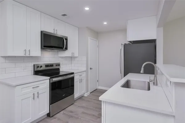 $2,200 | 520 Cutty Trail, Unit B, Lakeway, TX 78734