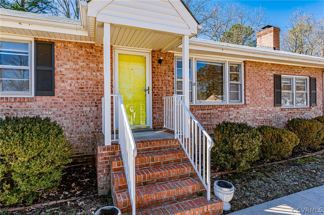 8412 Colebrook Road Richmond, VA 23227 - Photo 1 of 38 Gallery Image 1