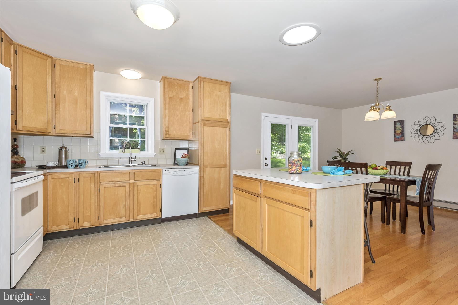 8835 Indian Springs Road Frederick, MD 21702 - Photo 12 of 30 Breakfast bar Island in kitchen