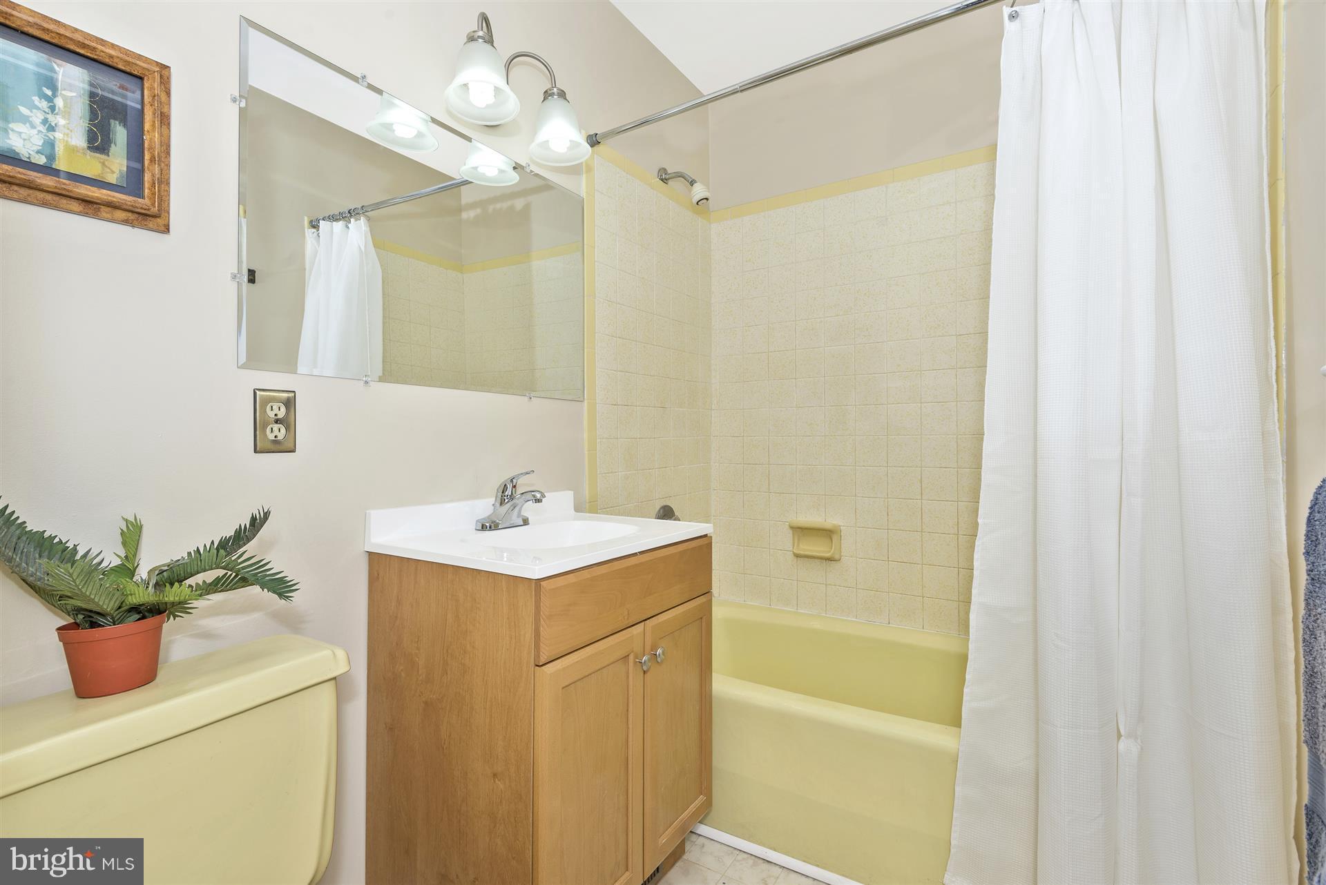 8835 Indian Springs Road Frederick, MD 21702 - Photo 19 of 30 Master Bedroom Bath