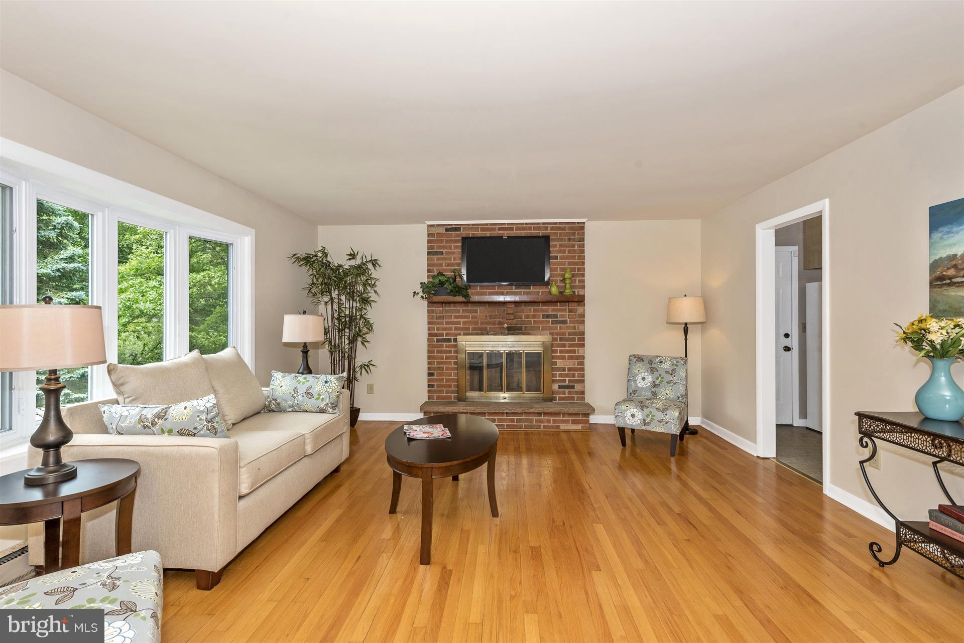 8835 Indian Springs Road Frederick, MD 21702 - Photo 30 of 30 Open floor plan living room