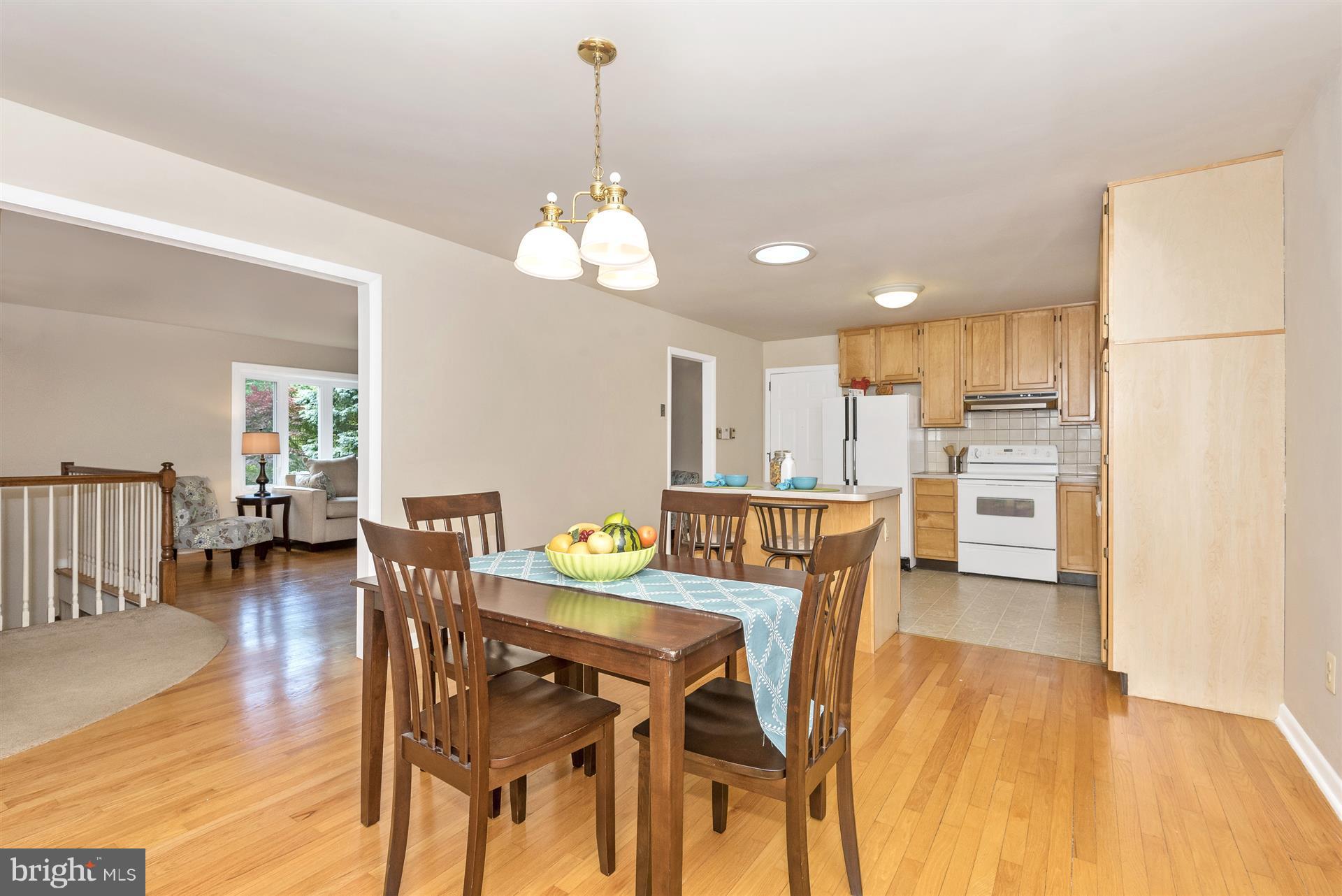 8835 Indian Springs Road Frederick, MD 21702 - Photo 9 of 30 Hardwood floor in the dining area
