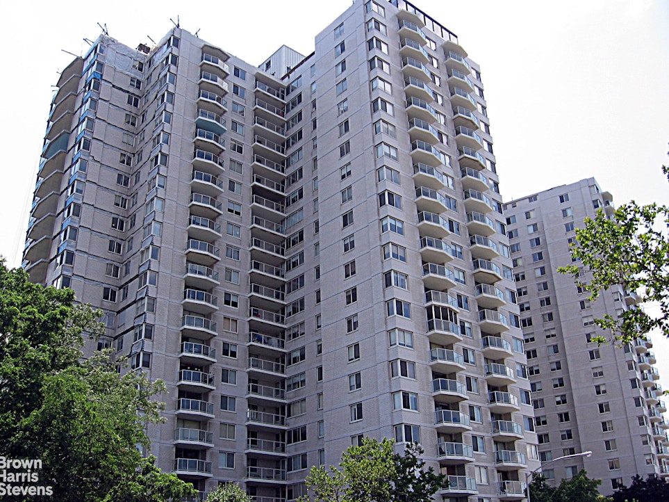 3333 Henry Hudson Parkway, Unit 9E Bronx, NY 10463 - Photo 1 of 2