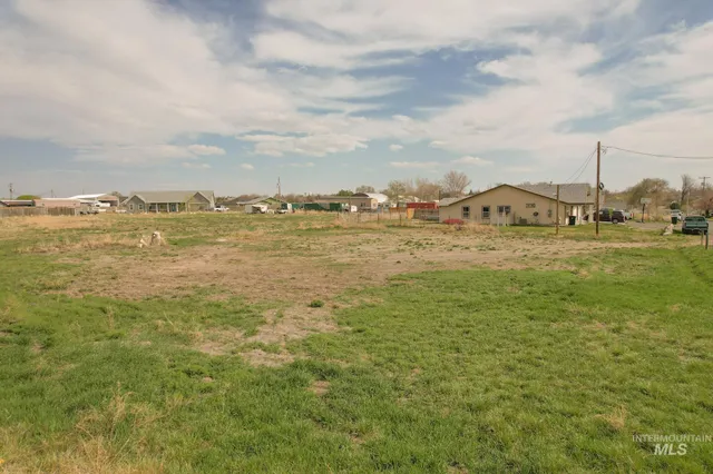 $170,000 | 4222 A Peck Street, Buhl, ID 83316