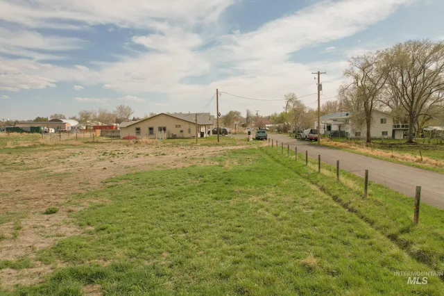 $170,000 | 4222 A Peck Street, Buhl, ID 83316