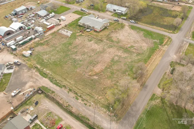 $170,000 | 4222 A Peck Street, Buhl, ID 83316