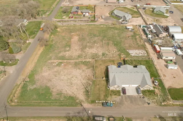 $170,000 | 4222 A Peck Street, Buhl, ID 83316