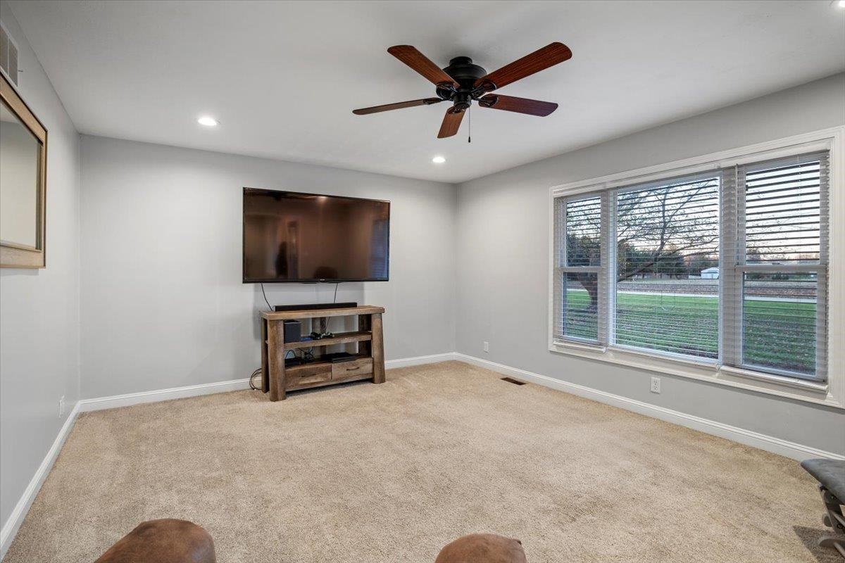 2816 Hilltop Road Springfield, IL 62712 - Photo 18 of 46