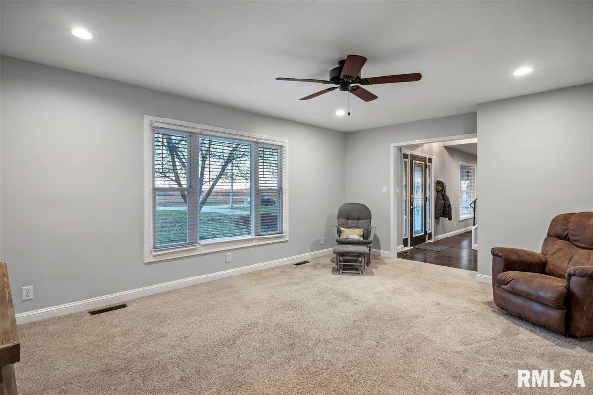 2816 Hilltop Road Springfield, IL 62712 - Photo 19 of 46