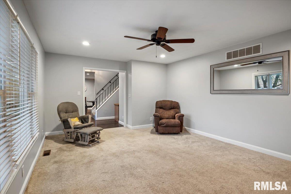 2816 Hilltop Road Springfield, IL 62712 - Photo 20 of 46