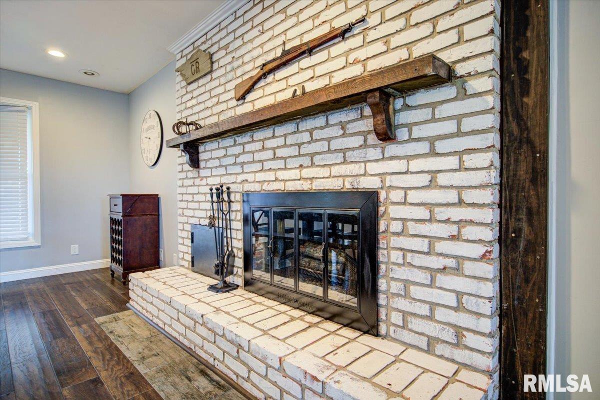 2816 Hilltop Road Springfield, IL 62712 - Photo 10 of 46