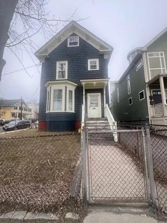 $2,900 | 125 Morrison Avenue, Unit 2, Somerville, MA 02144