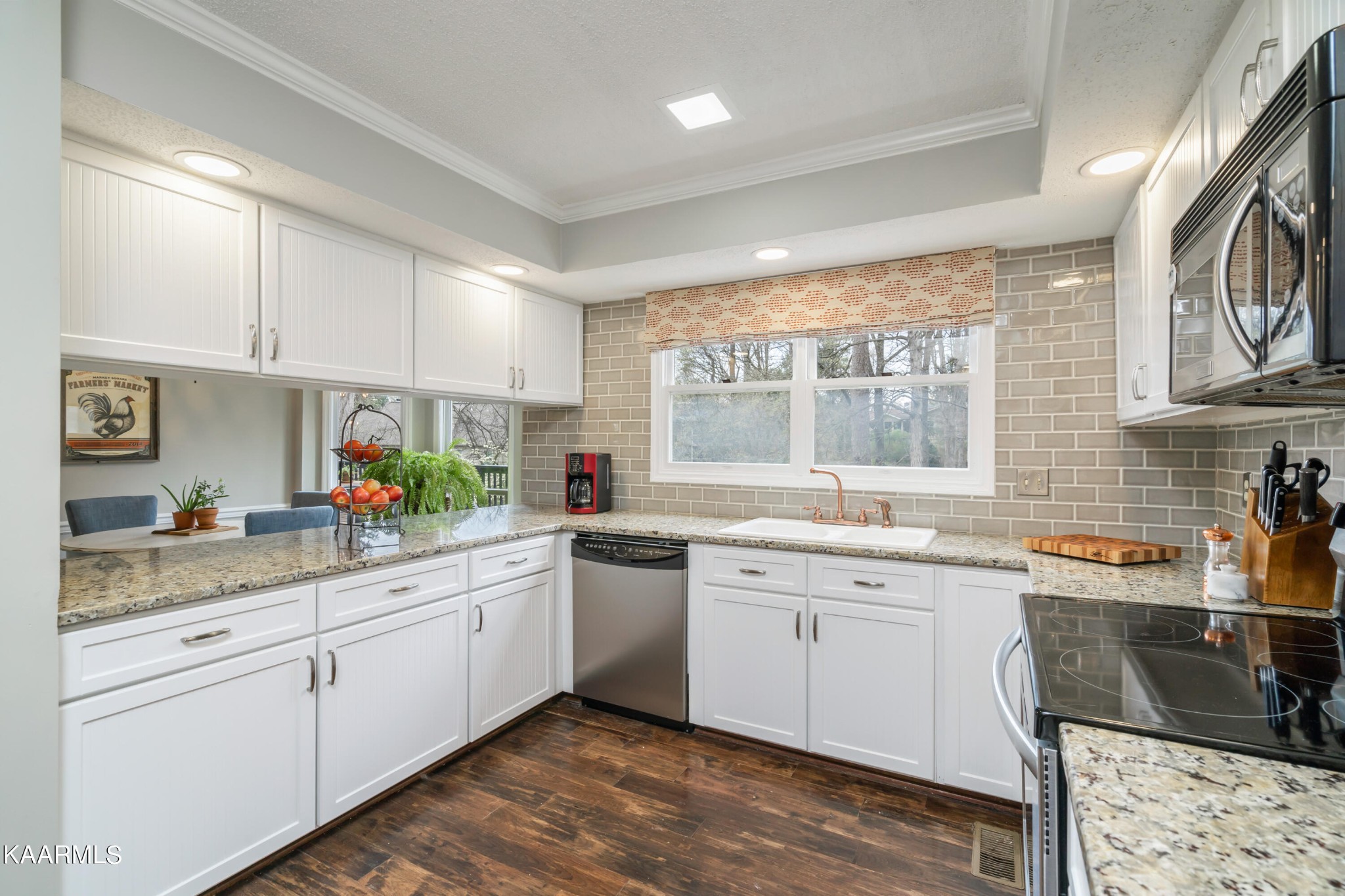 8825 Nubbin Ridge Road Knoxville, TN 37923 - Photo 8 of 46 Gallery Image 8