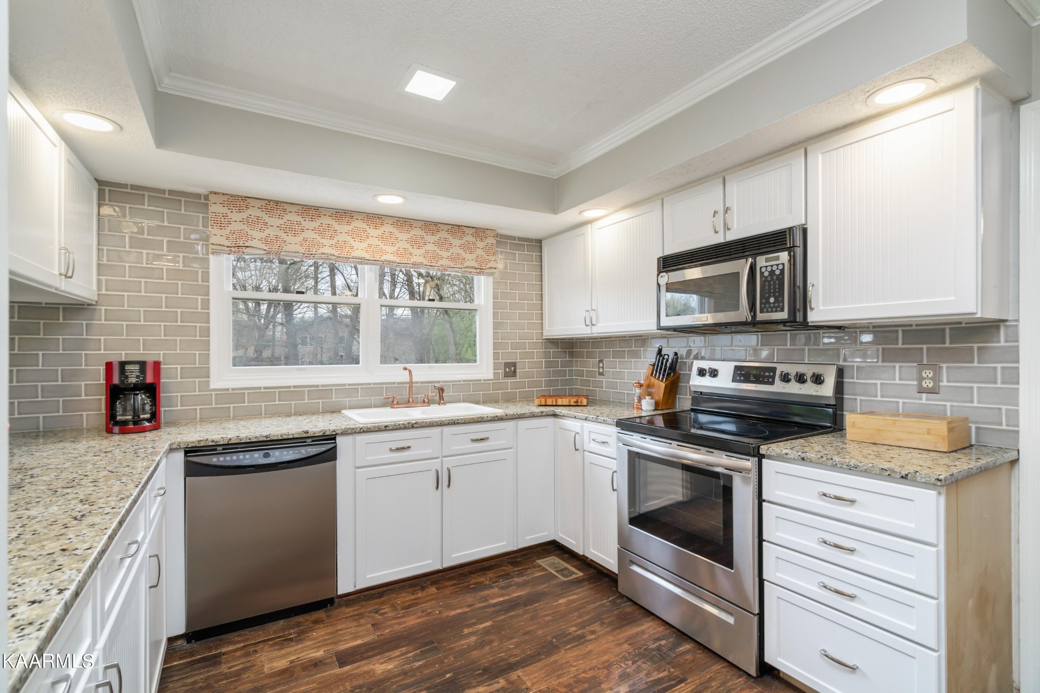 8825 Nubbin Ridge Road Knoxville, TN 37923 - Photo 10 of 46 Gallery Image 10