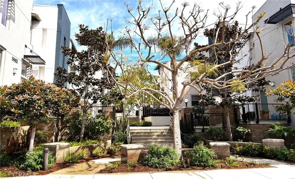 $1,175,000 | 5406 West 149th Place, Unit 7, Hawthorne, CA 90250