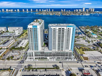 $1,699,000 | 220 Lake Shore Drive, Unit 2105, Lake Park, FL 33403