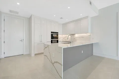 $1,699,000 | 220 Lake Shore Drive, Unit 2105, Lake Park, FL 33403